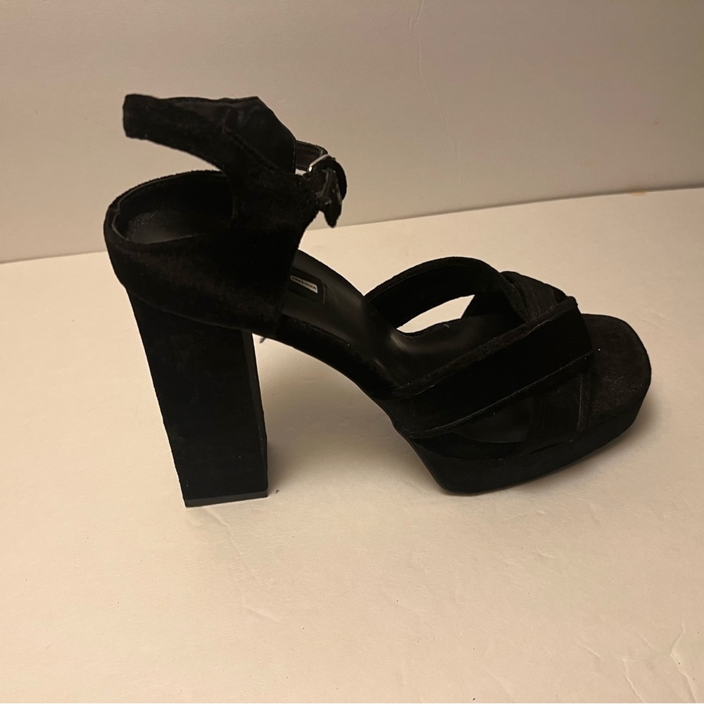 NWOT Design Lab Lord & Taylor Block Heel Platform Sandals